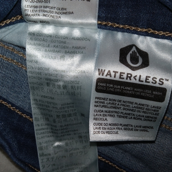 Levi's Classic Bootcut Curvy Fit Dark Denim Jeans size 12S - Picture 3 of 8